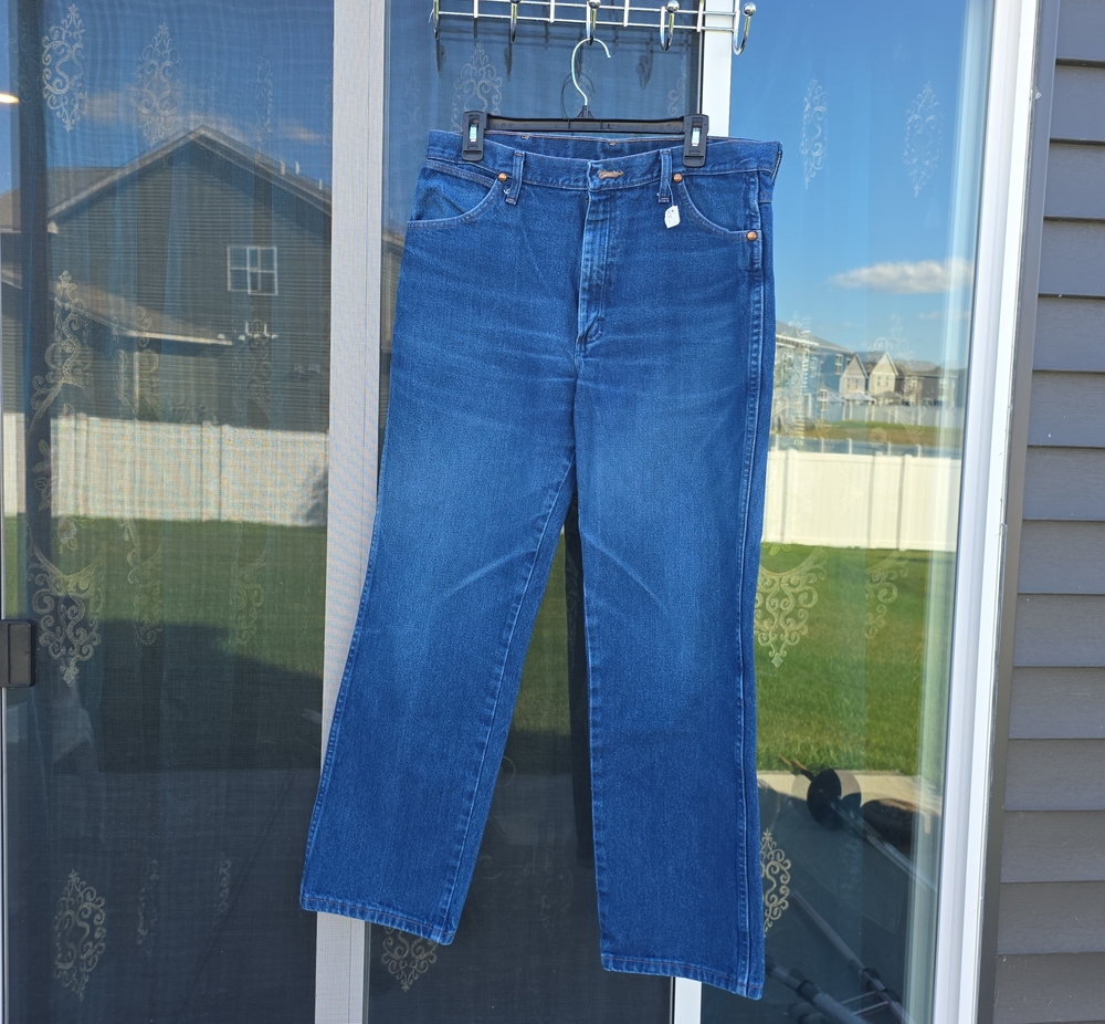 Wrangler Men's Dark Blue Relaxed Straight Jeans
